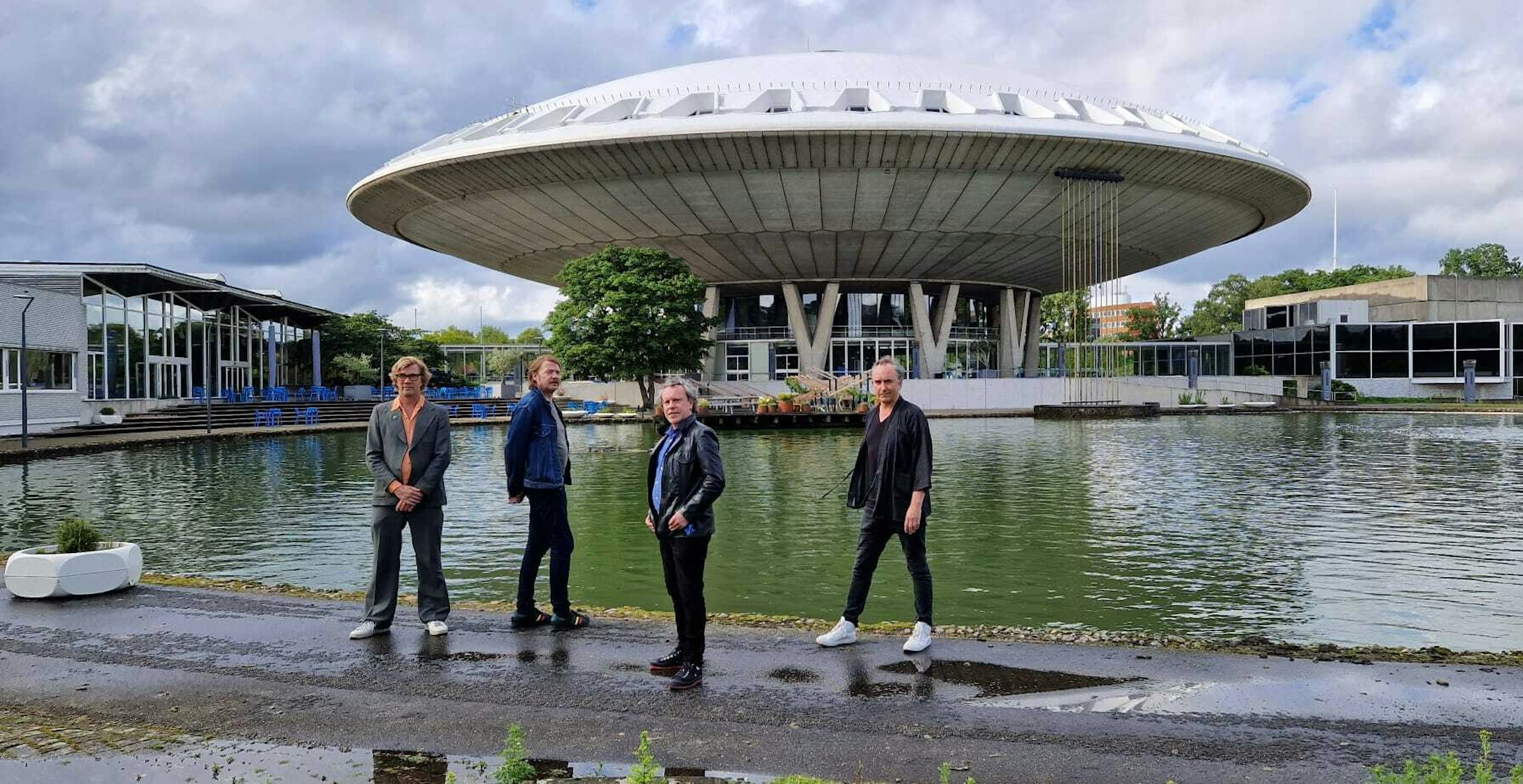 Noodzakelijk Kwaad door Nooit Nooit